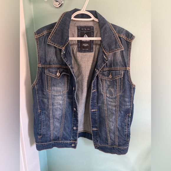 Trio of blazer/vest - Picture 4 of 7